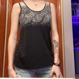 T-shirt with splatter design